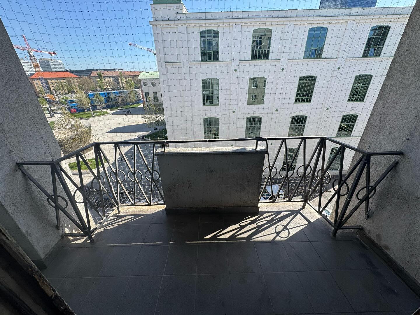 siete proti holubom levice